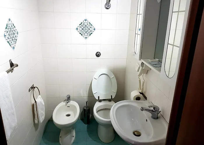 Napoli Central לינה וארוחת בוקר 4*