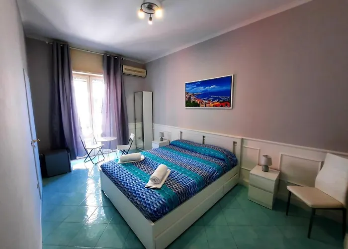 Napoli Central לינה וארוחת בוקר נאפולי