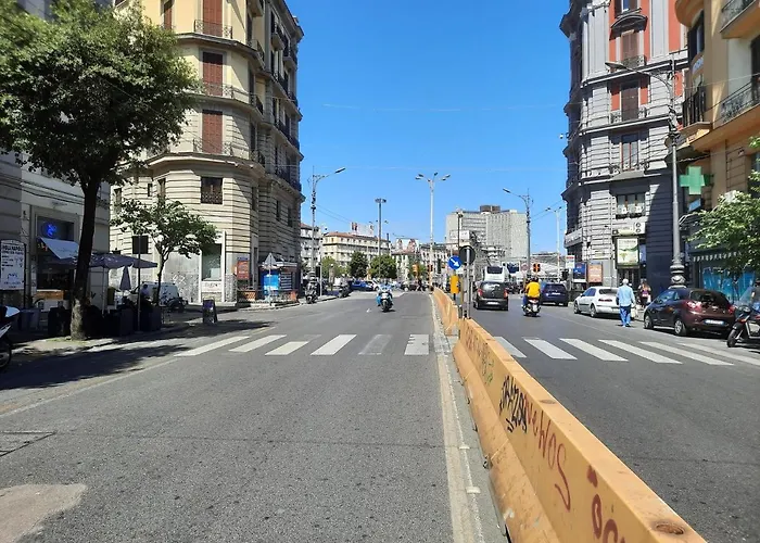 Napoli Central לינה וארוחת בוקר