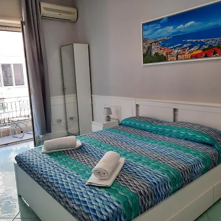 Bed & Breakfast Napoli Central Neapol