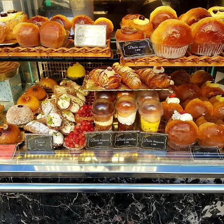 Napoli Central Bed and breakfast 4*