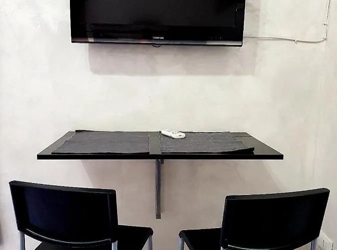 فندق مبيت وإفطار Napoli Central 4*