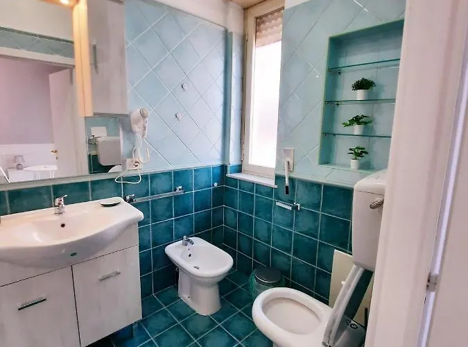 فندق مبيت وإفطار Napoli Central 4*