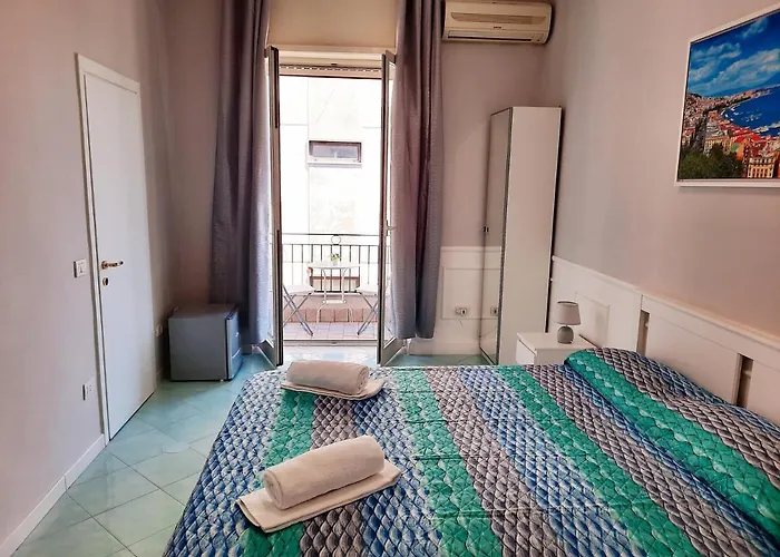 Napoli Central فندق مبيت وإفطار