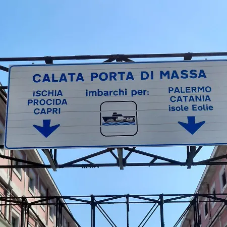 Napoli Central Couette-café 4*