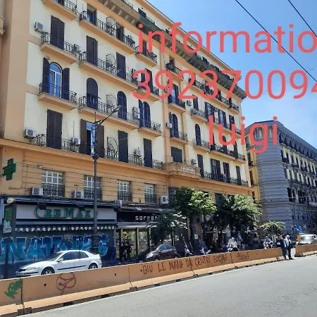 Napoli Central Oda ve Kahvaltı 4*