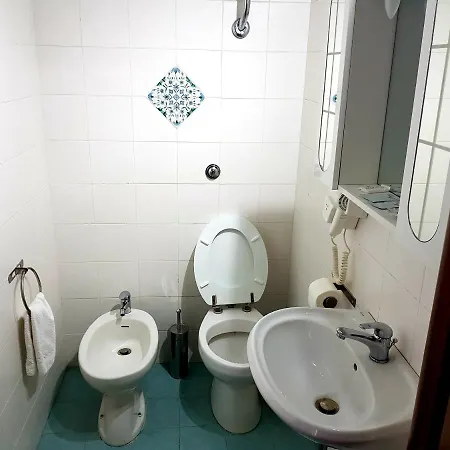 Napoli Central Bed & Breakfast 4*