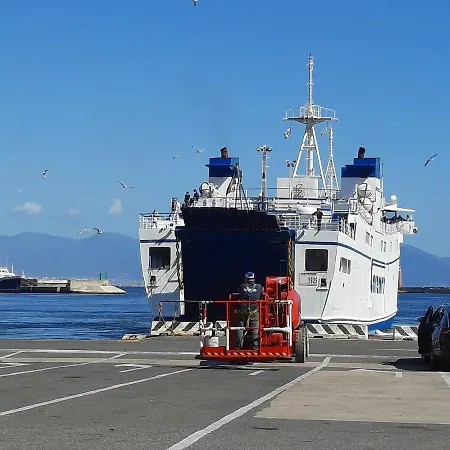 Bed & Breakfast Napoli Central 4*